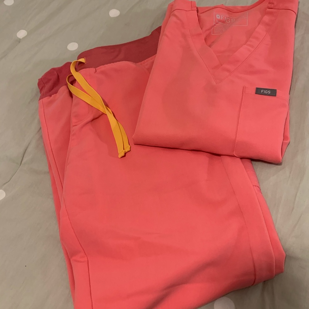 Figs Scrub set. Neon Pink